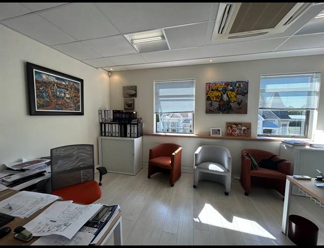 415M² BUILDING TO LET IN NEWLANDS